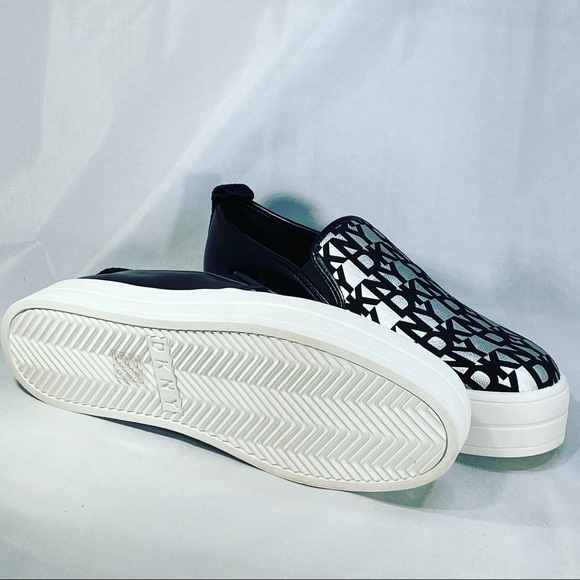 WMNS DKNY Saffi-Slip on Sneaker New last one!!!!!! - Picture 4 of 7